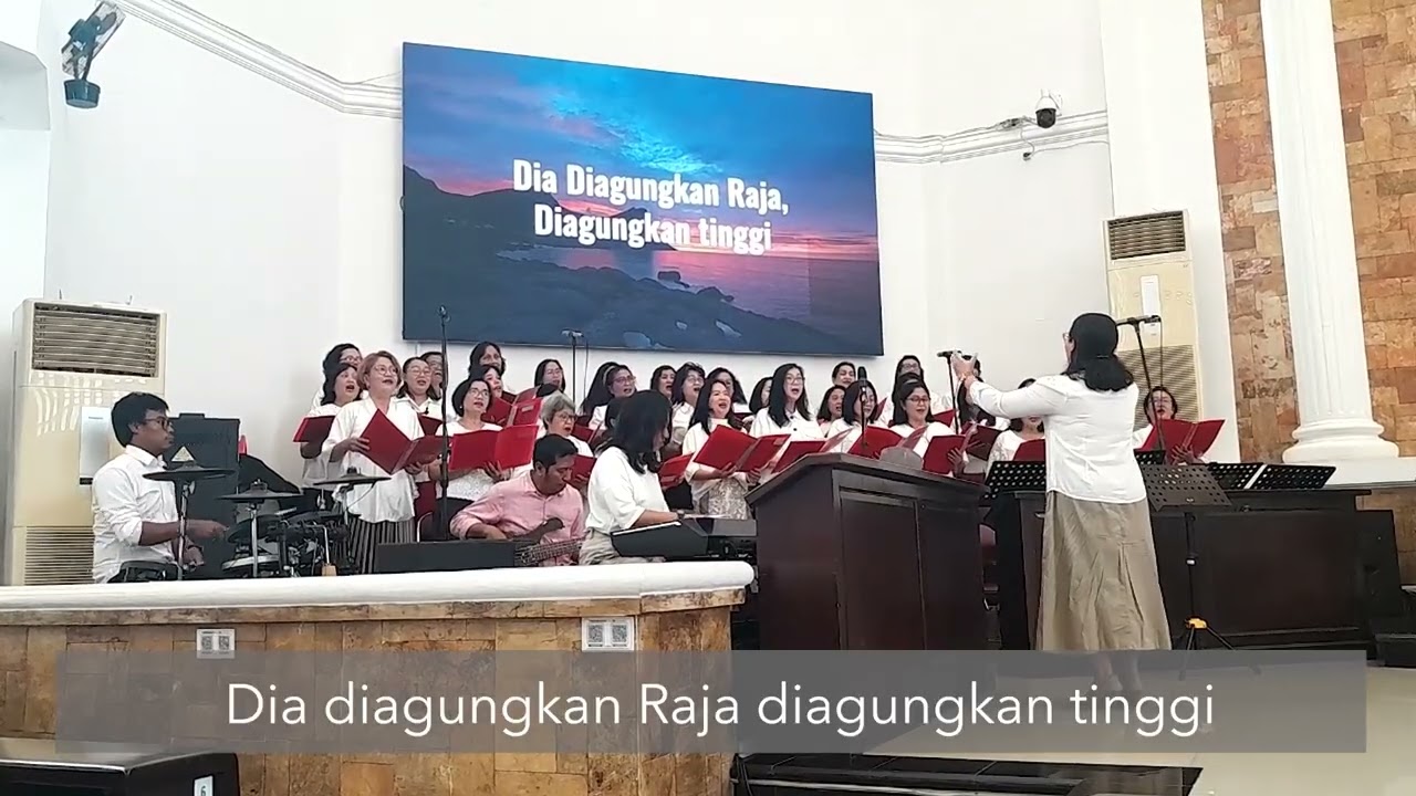 Dia diagungkan