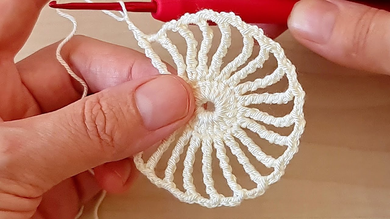 Muhteşem tığ işi dantel motif modeli  Knitting Crochet