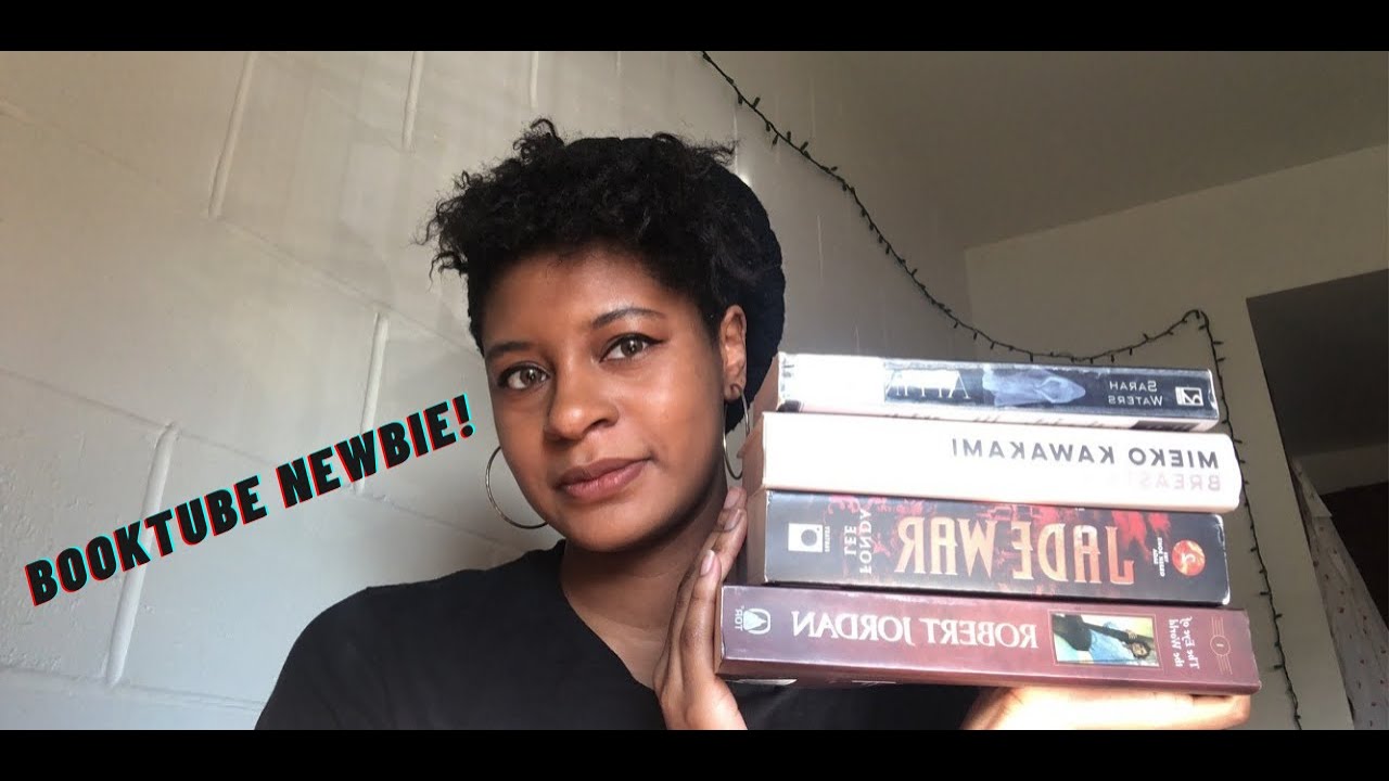 Do I Have The Booktube Lewk? 🤪    || The Start of a Reading Journey