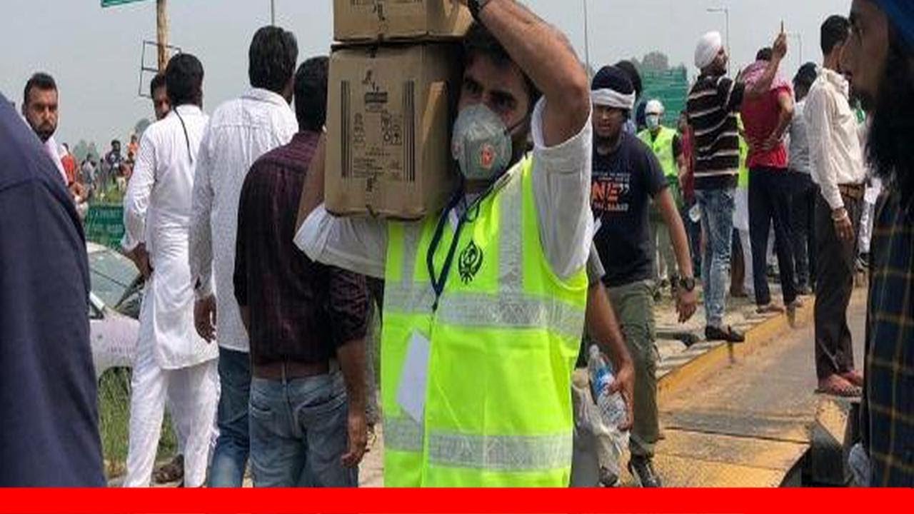 Khalsa Aid Volunteers Serve Langar To Protesting Farmers 😱
