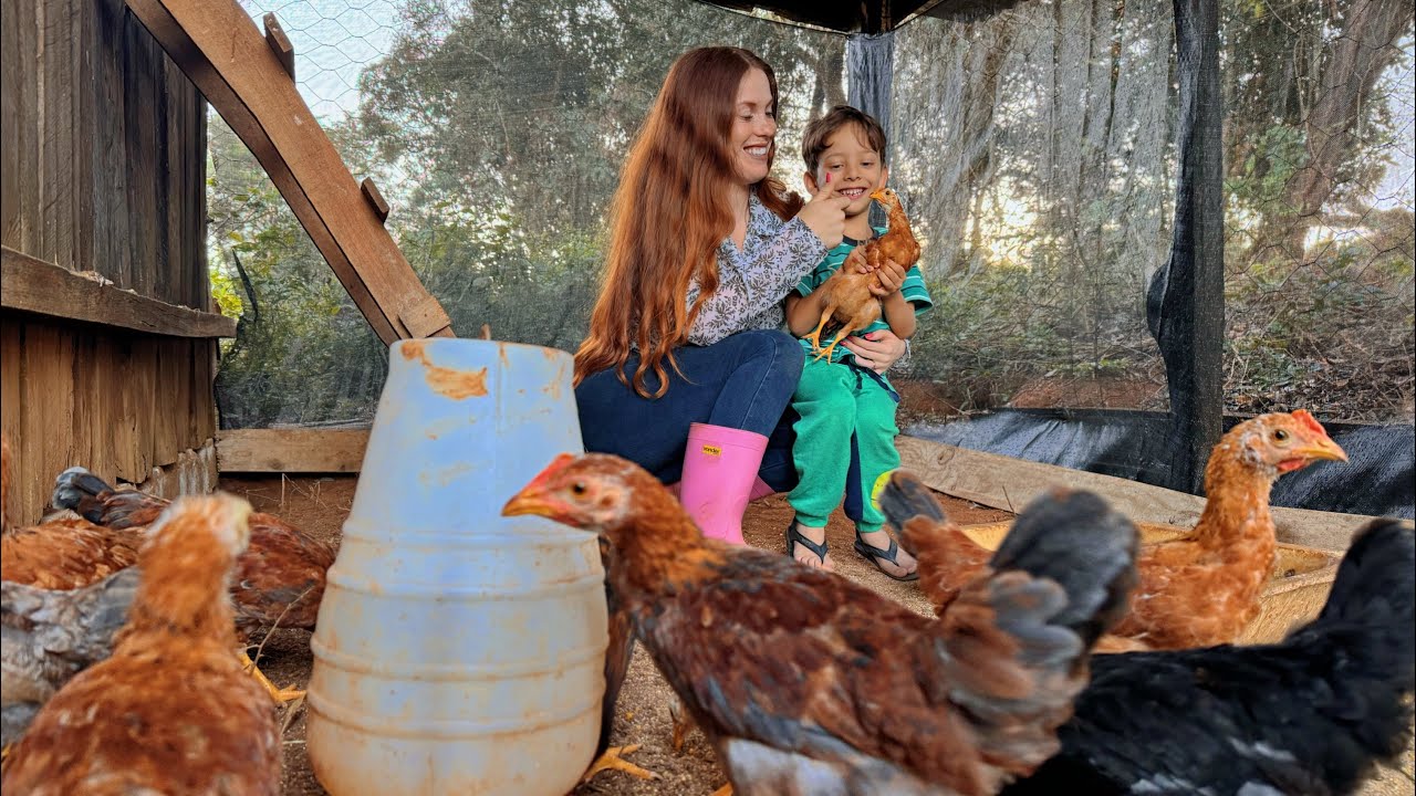 Fazendo nossa Horta de verduras/ Lida no Sítio/ Família/ Trabalho/ Diversão e muito conteúdo RURAL
