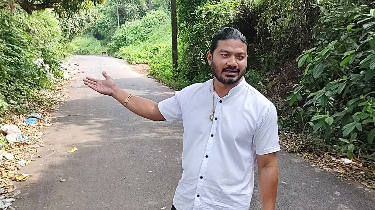 Vincent Pereira highlights the garbage and plastic pollution issue in Oxel Siolim Goa.