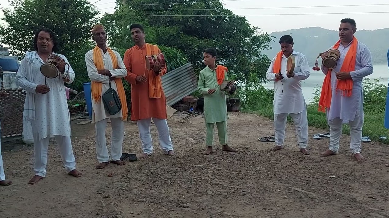गुग्गा गाथा का गुणगान:  बाबा सिद्ध चानो मंडली, रायपुर मैदान ।
