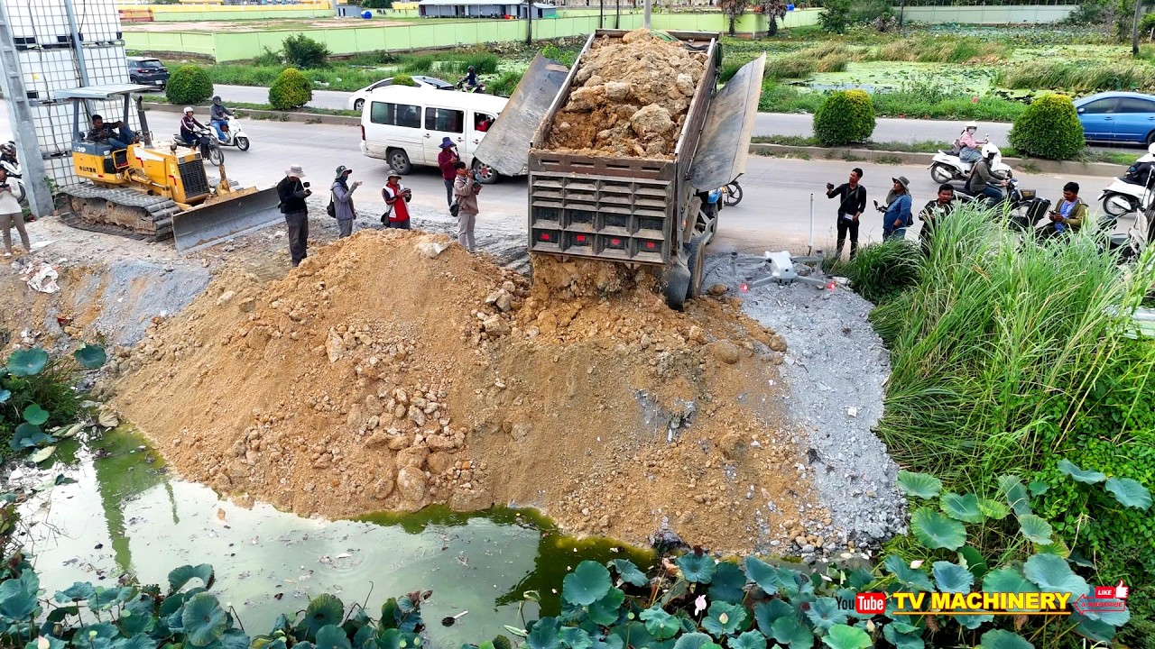 New Landfill Into Flood Land Construction ! Using D31P Dozer Pushing Soil & 5ton Dump Trucks Dumping