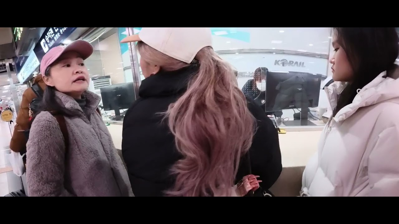 N.4236 - Mua vé, Station Busan