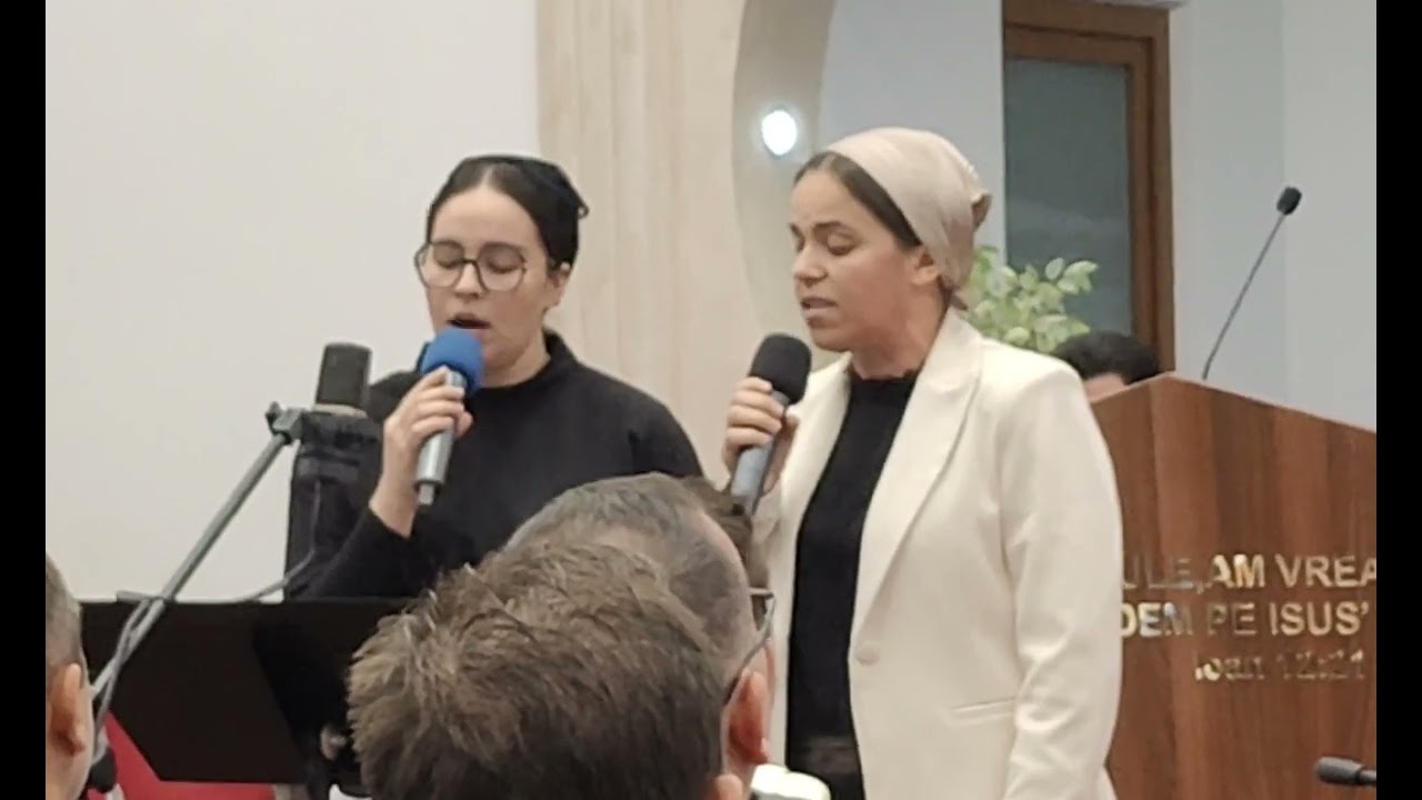 La fântâna celui viu, care mă vede..   Lori și Felicia Boghian