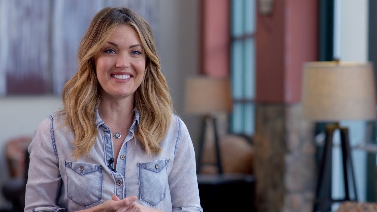 Snowboarding UPHILL with the real life Wonderwoman, Amy Purdy