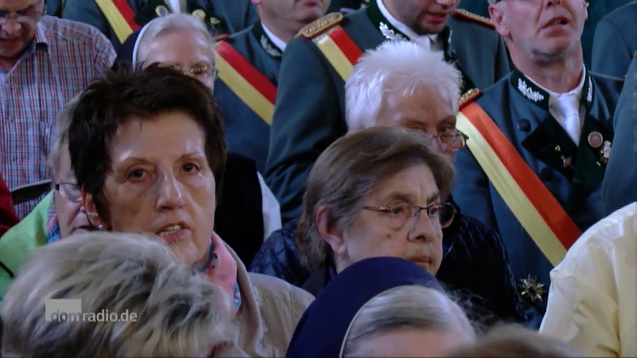 Festandacht und Beisetzung der Reliquien im Paderborner Dom