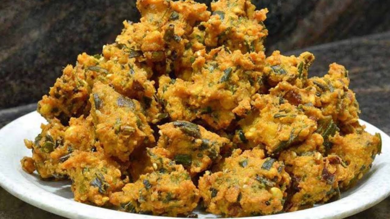 सारे पकौड़ियां एक तरफ और हरे प्याज की पकौड़ियां एक तरफ जो बनाते ही खत्म हो जाए । 