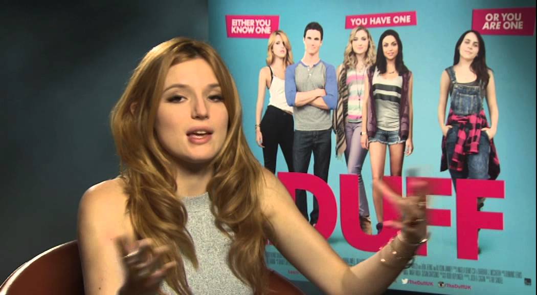 Bella Thorne on Kissing Robbie Amell | Two Tube