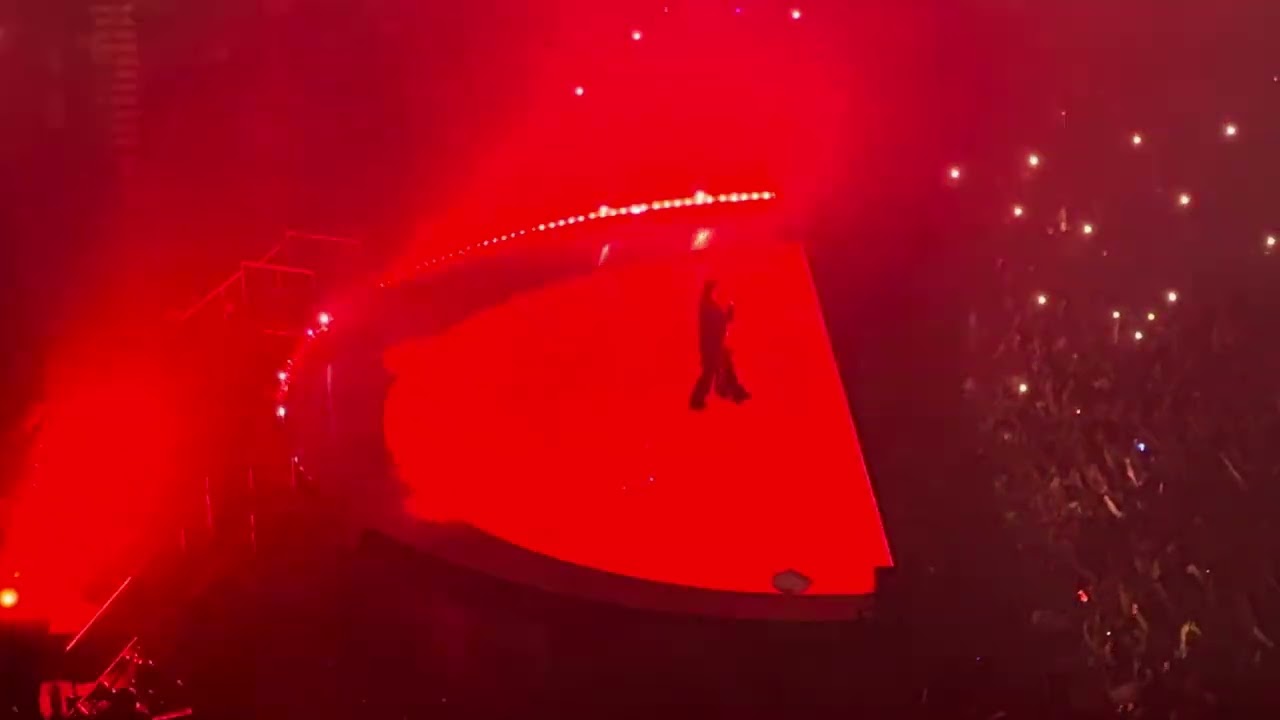 Bad Bunny (2024-05-10, Charlotte, NC) [4K HDR]
