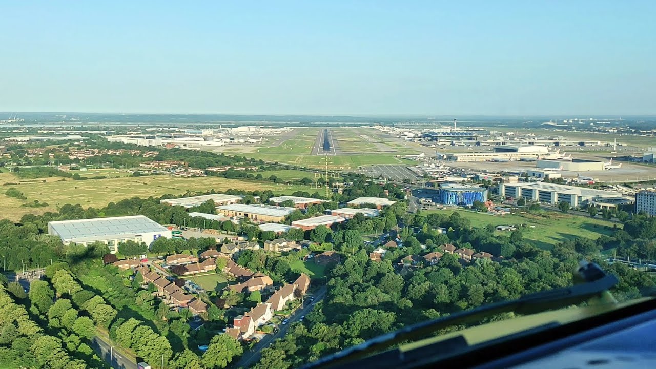 B757 Landing at London Heathrow RWY 27L - Pilot View