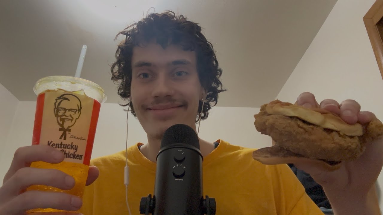ASMR KFC Куриный сэндвич и бисквит Мукбанг