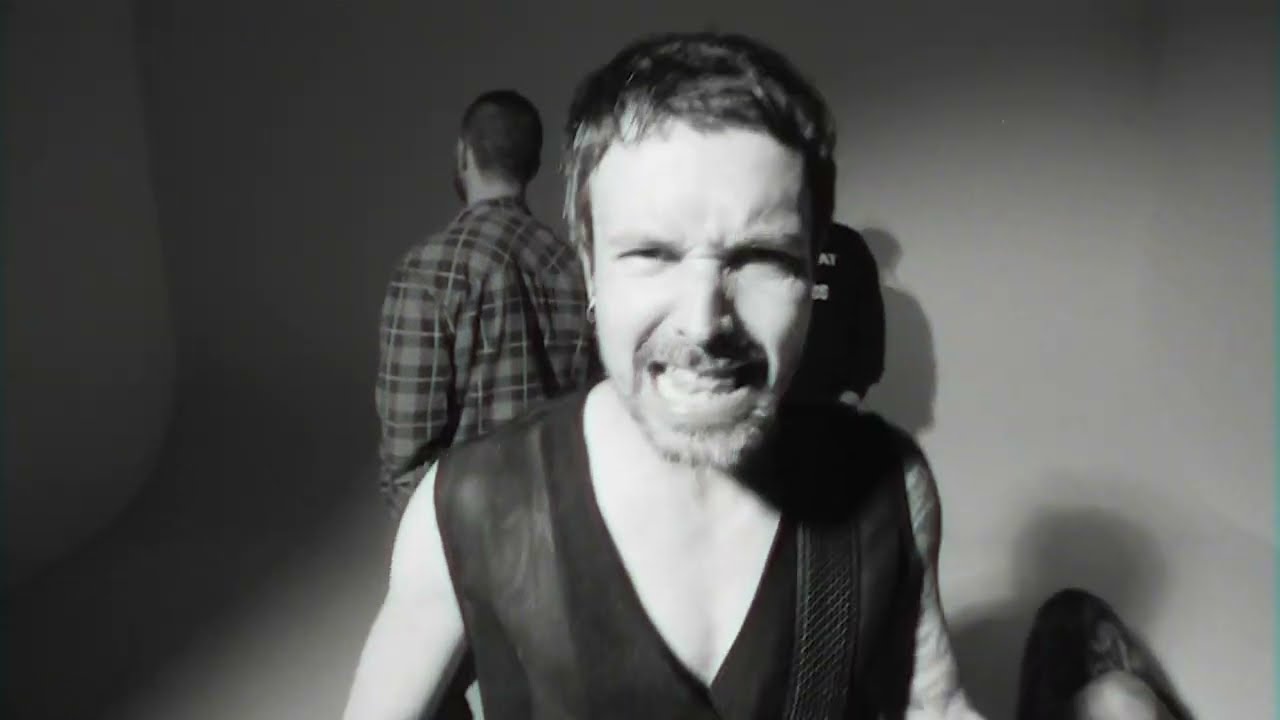 Kisschasy - Lie To Me (Official Music Video)