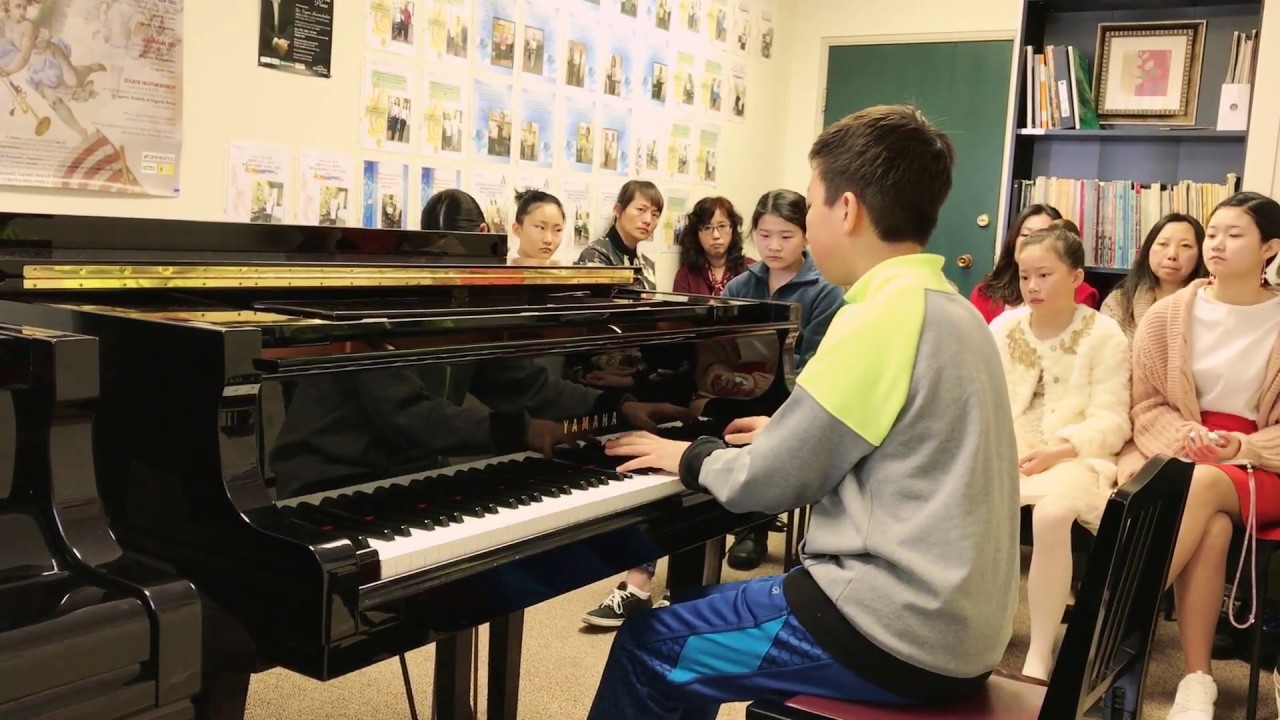 La Campanella, played by Sunny Zhang at age of 12