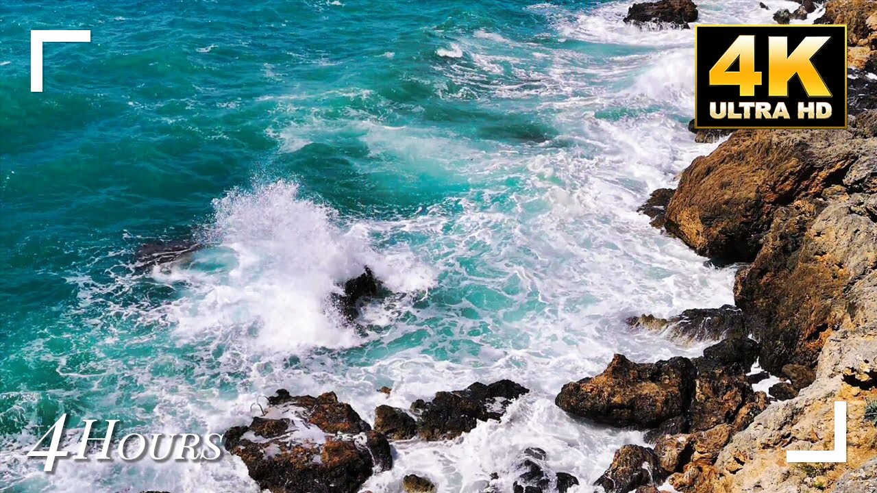 Эпическое приключение: завораживающие звуки моря с волнами, разбивающимися о скалистые берега, для