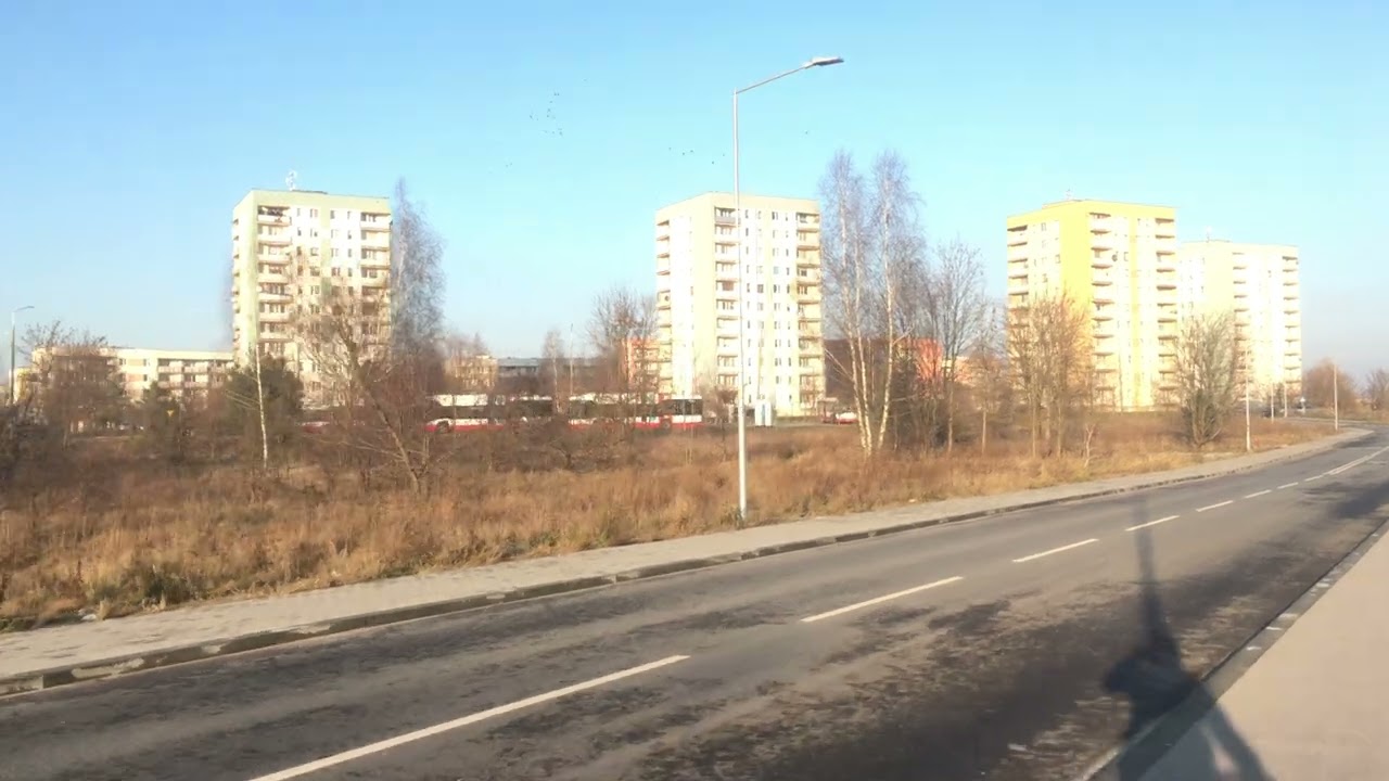 Radom Os. Południe widziane z drogi dojazdowej do Leroy Merlin (2021)
