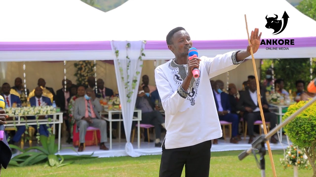 Okusiima Omugamba. Ekyevugo