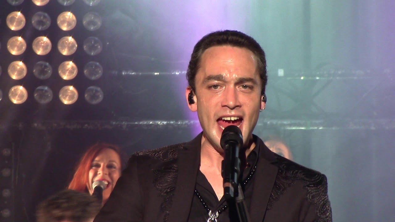 (5) ho ma jolie sarah ( la voix de Johnny au casino st amand 6 avril 2019)