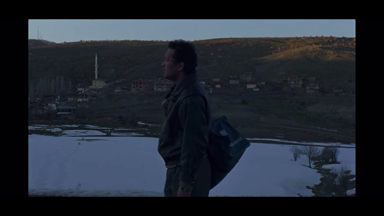 Uzak / Отчуждение (2002) / Nuri Bilge Ceylan / Нури Бильге Джейлан