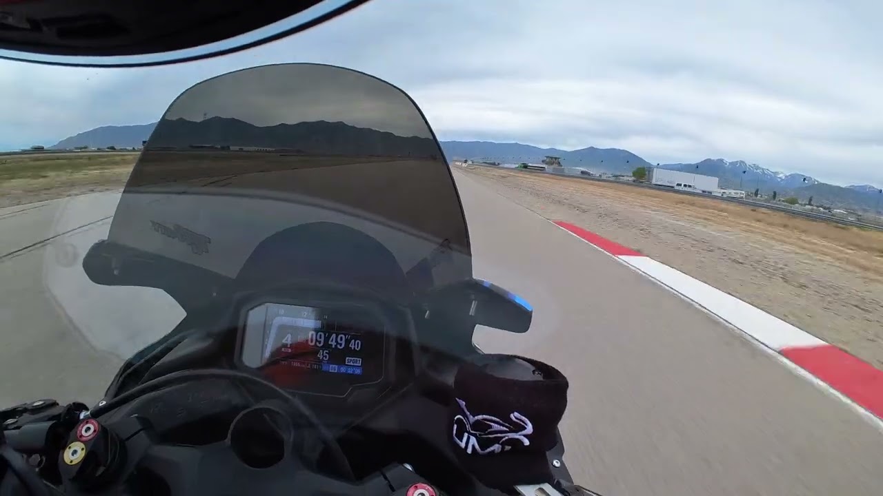 UtahSBA Rd. 2, 700 Twins / Lightweight SBK Mix on a Kawasaki ZX4RR