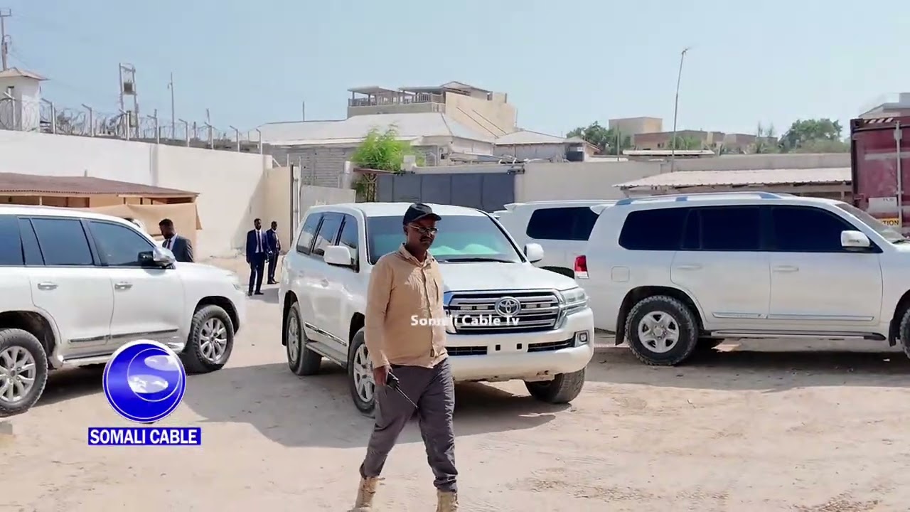 Muxuu kusoo dhamaaday kulankii Villa Somalia ku dhexmaray Madaxwyene Xasan, Madaxwyene hore  ..