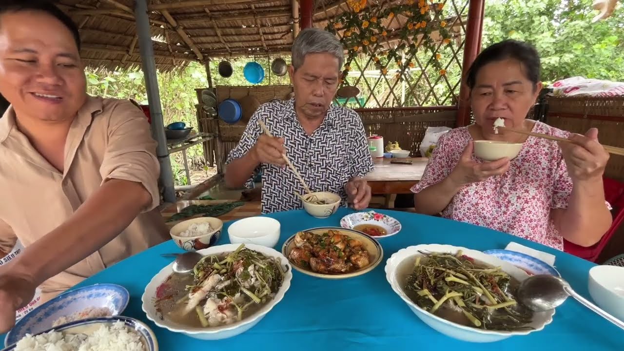 Tới công chuyện bữa nay với món này rồi, cá gì mà béo ngon quá vậy nè 
