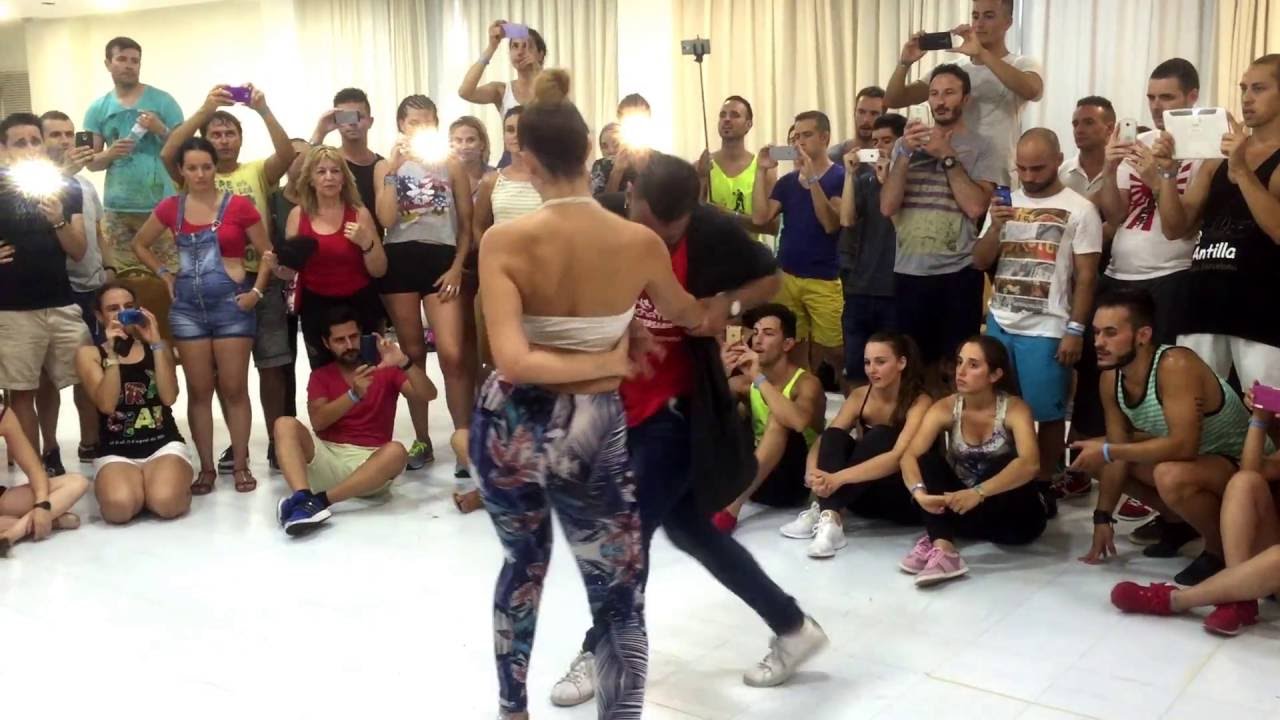Vicky Corbacho - Lloro (Bachata) Carlos Espinosa y M angeles Lions 2016