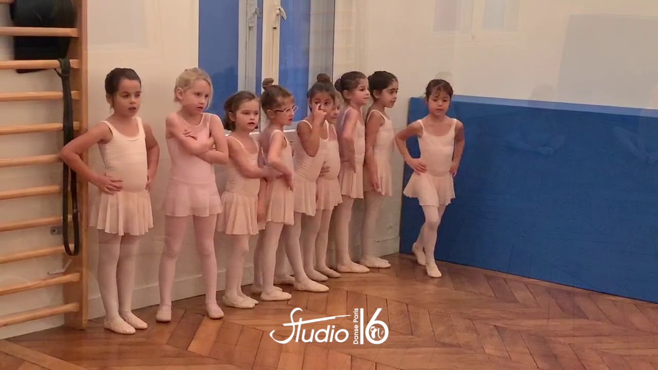 Danse Classique par Aurélia | Cours éveil pour les 5/6 ans