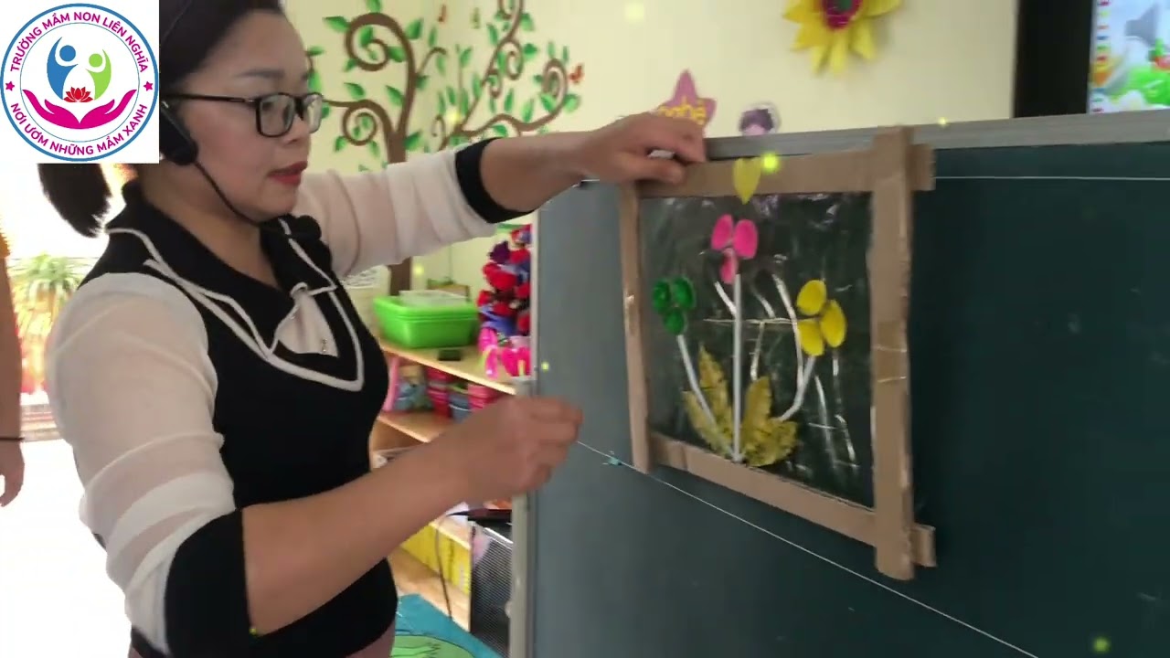 Tạo hình: Làm hoa từ các nguyên vật liệu khác nhau