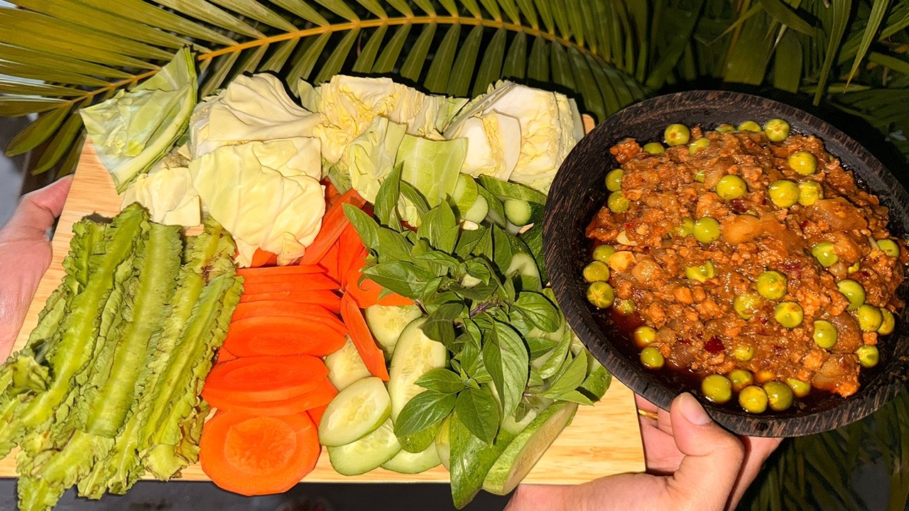 ធ្វើប្រហុកខ្ទិះខ្មែរ ហូបបាយជុំគ្រួសារ ពេលល្ងាច ឆ្ងាញ់ខ្លាំង! Traditional Khmer Prahok Ktiss Recipe