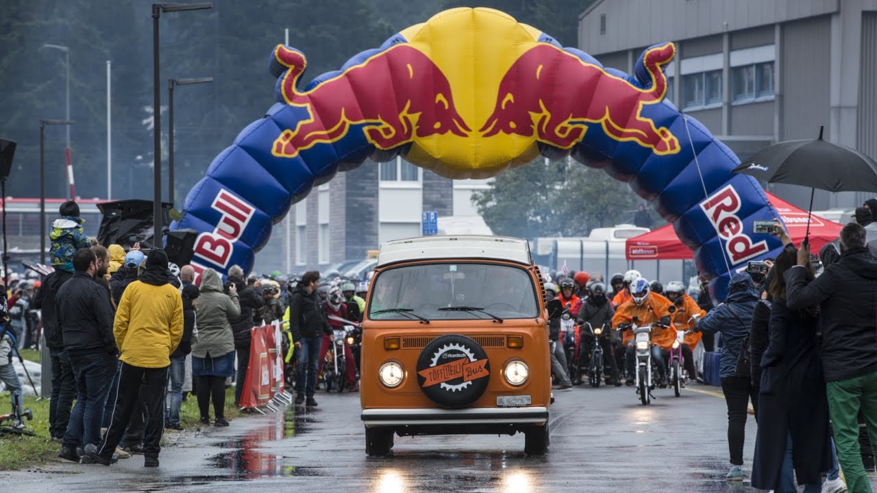 VW-Bus Eventbus am Red Bull Alpenbrevet (Töfflirennen)