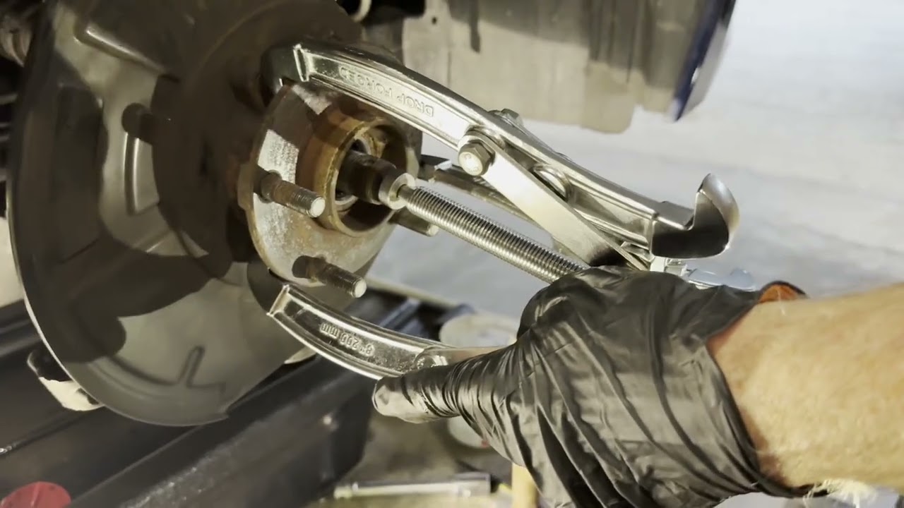 2012 Nissan Maxima - CV Axle and Wheel Hub Replacement