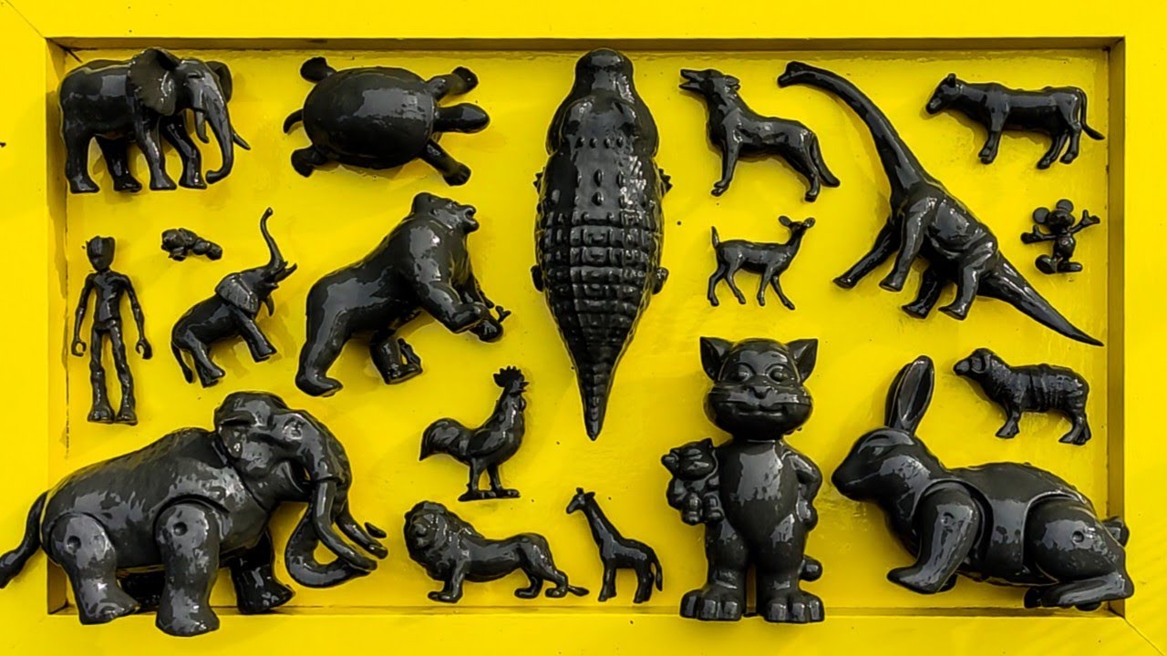 Membersihkan hewan sapi, bebek, angsa, ayam, gajah, simpanse, singa, unta, buaya, kangguru
