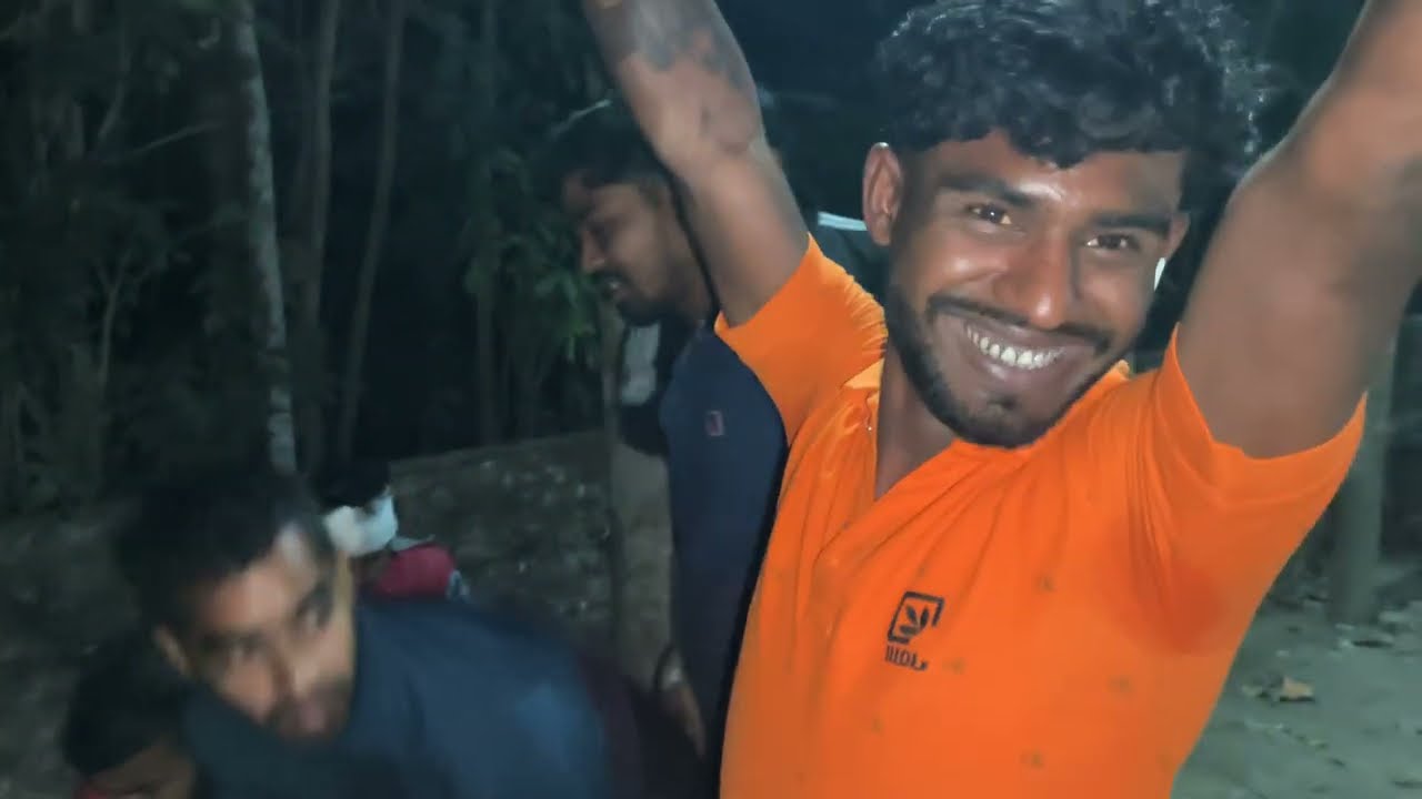 অভিনব পদ্ধতিতে পিকনিক