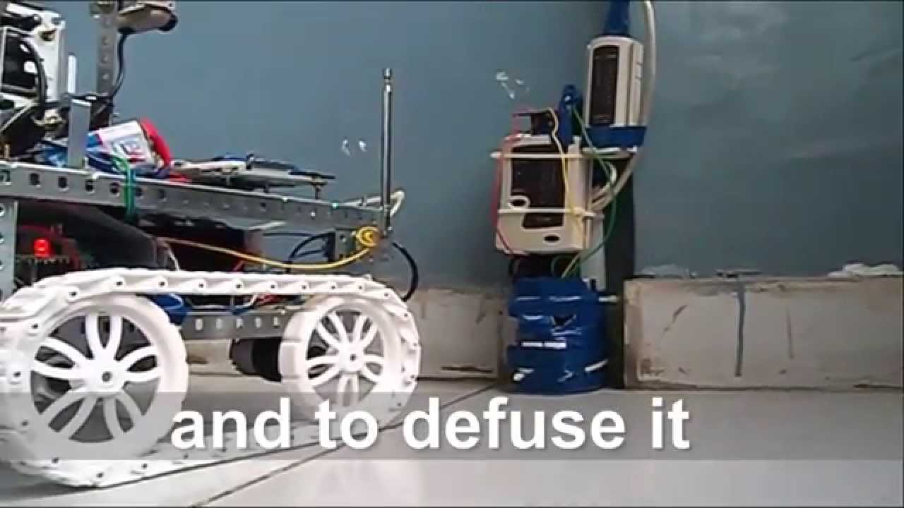 Defence robot defusing bomb ★★★
