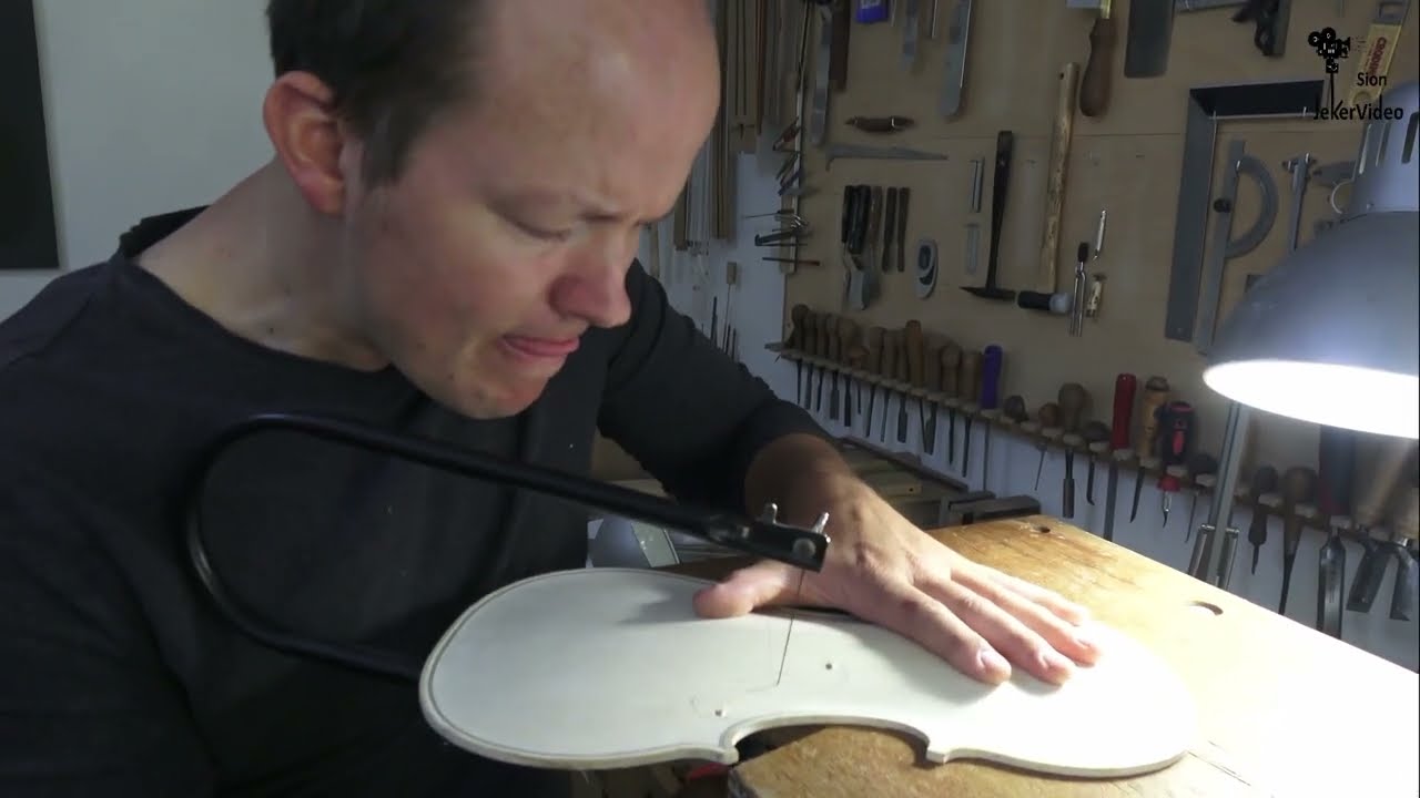 Naissance d'un violon modèle Stradivarius (2/3)
