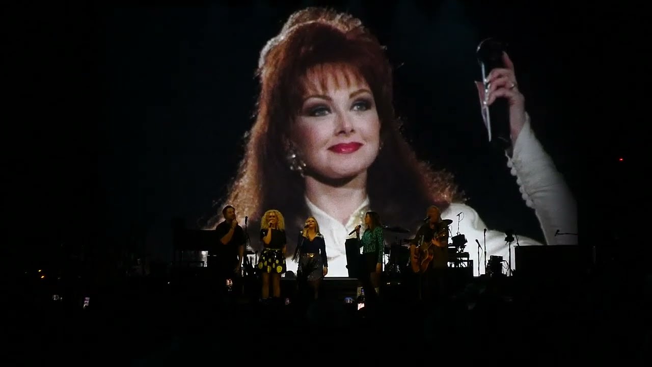 Miranda Lambert and Little Big Town - Grandpa (Tell Me 'Bout The Good Old Days) / Let It Be Live
