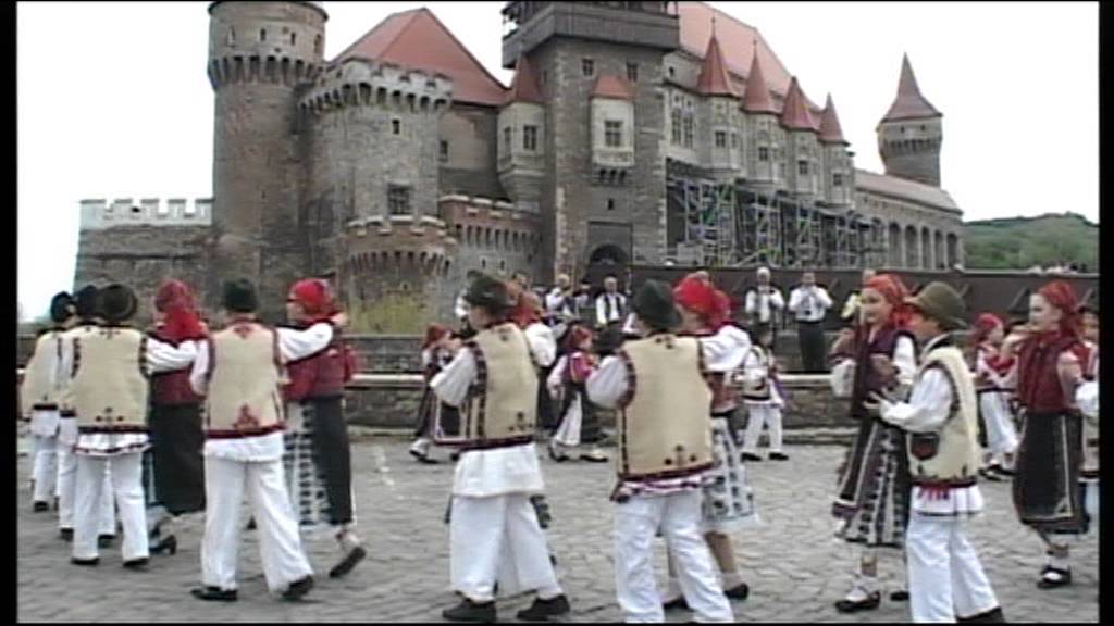 ANSAMBLUL DE DANSURI HATEGANA - BRAU PADURENESC