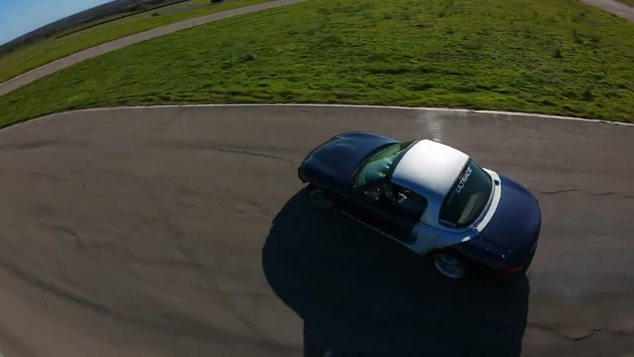 Strap on your helmet, turn up the volume and hit the gas... One word... DRIFT!🔥🔥
