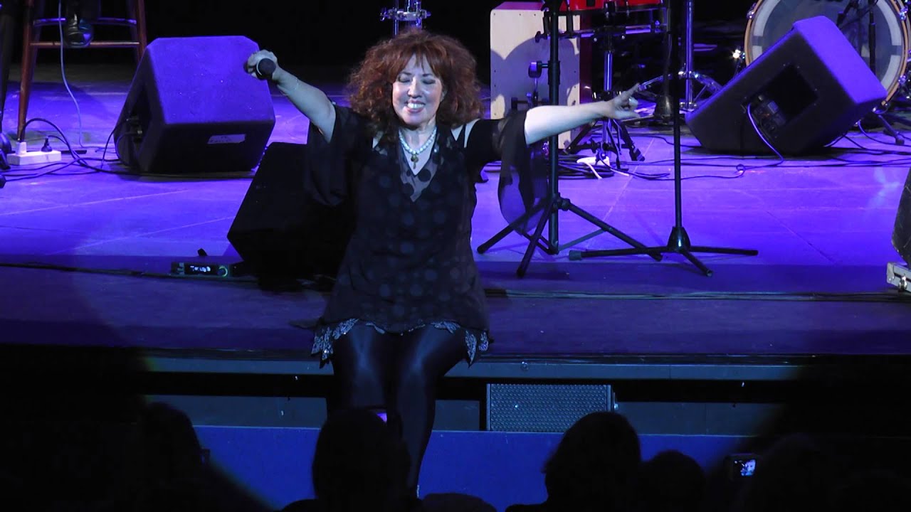 MEDLEY PIAF – La vie en rose, Sous Les ponts de Paris, Padam