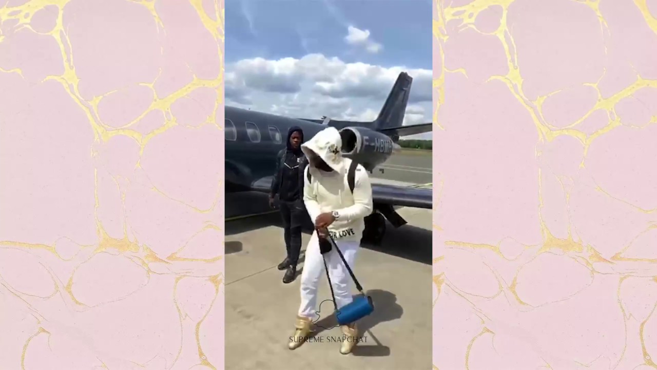 MAITRE GIMS danse avec le PILOTE de son JET