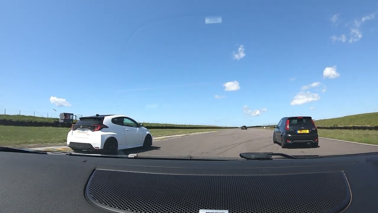 Renault Megane RS300 vs GR Yaris in Anglesey Coastal Circuit