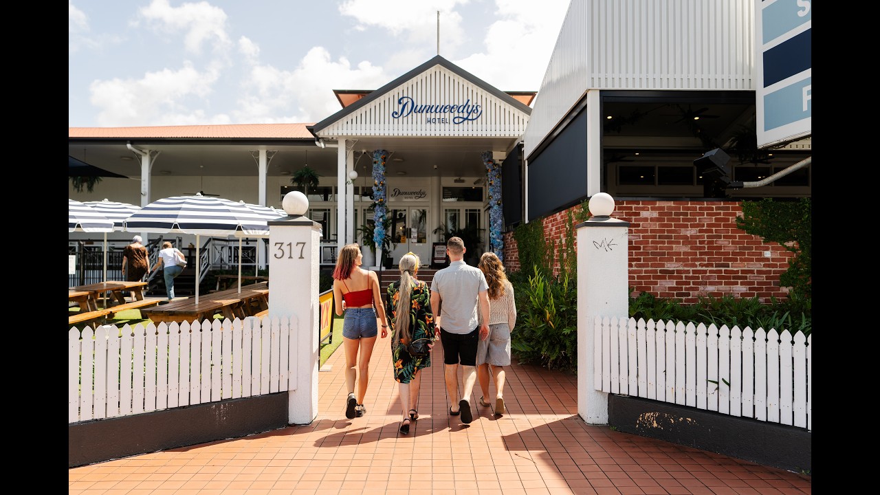 Dunwoody's Hotel | Cairns restaurant