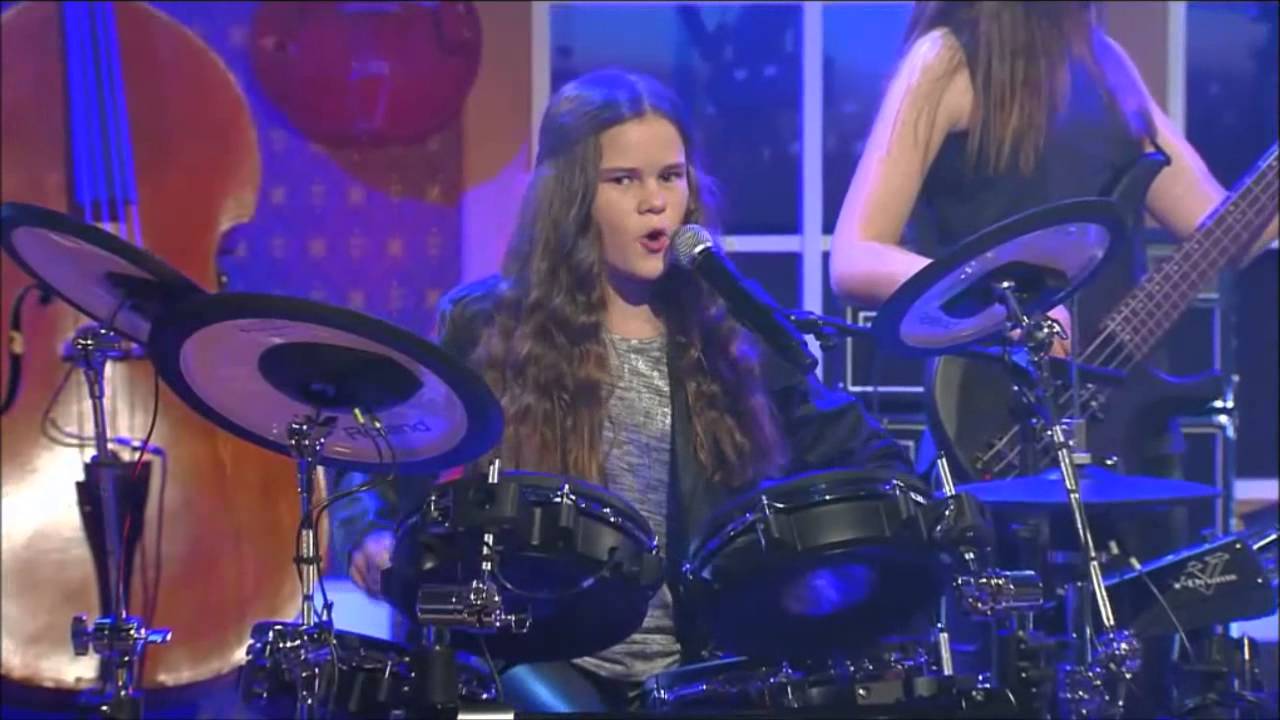 Bandet LILL spelar 