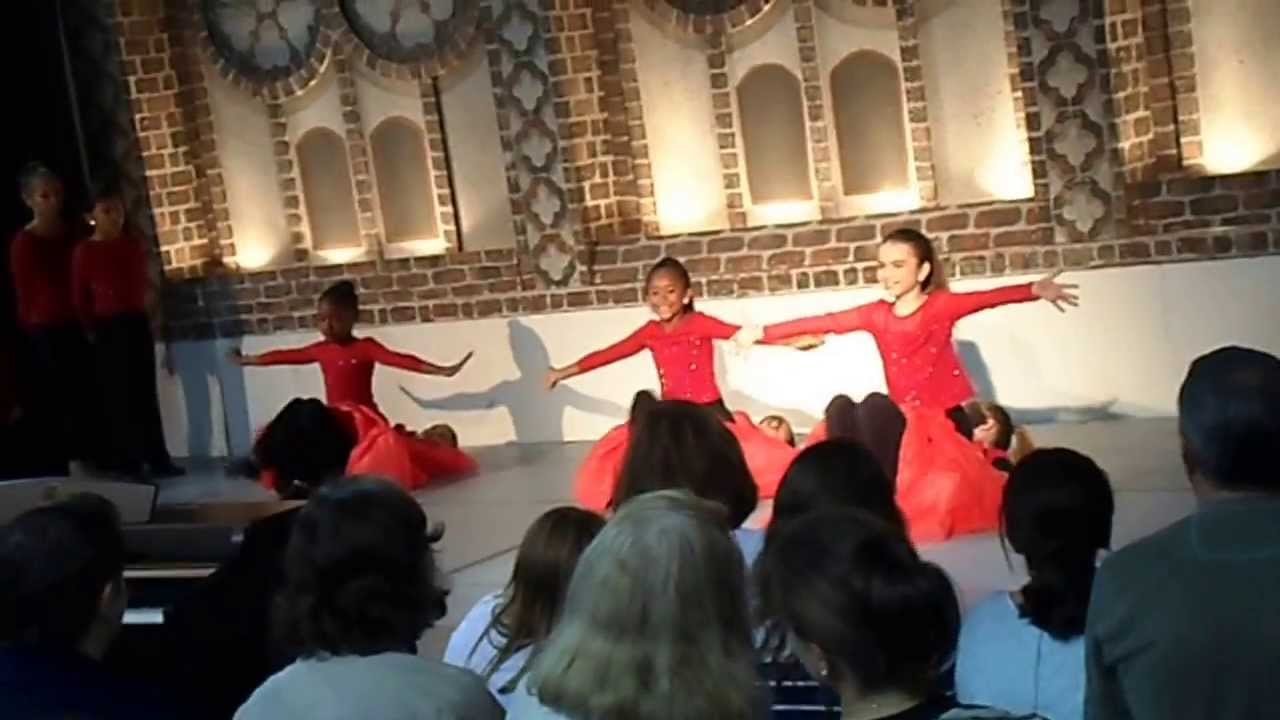 Sincere & Maitlyn CDA Company performance at Southern Christmas Show