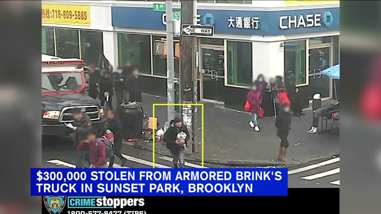 3 men steal $300,000 from armored truck in Brooklyn