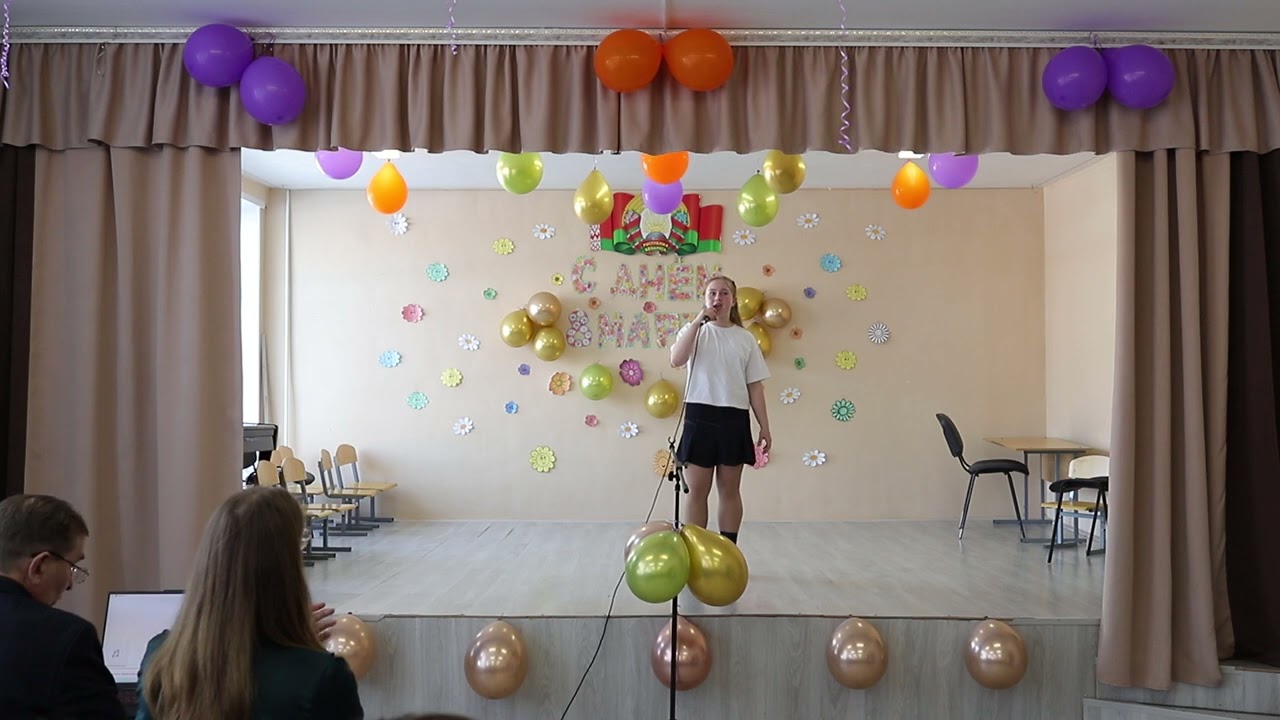 №14 Смольянская школа ( Международный женский день )