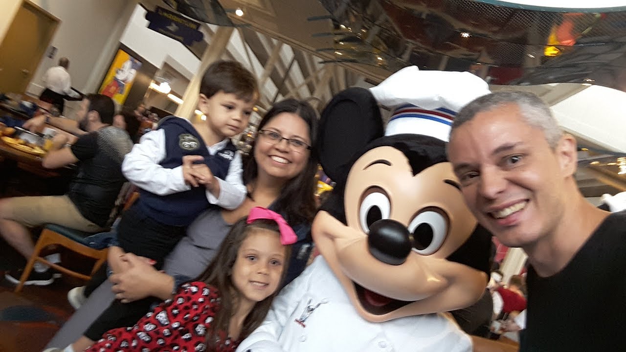 Tomamos café com o Mickey * Chef Mickey's * Orlando