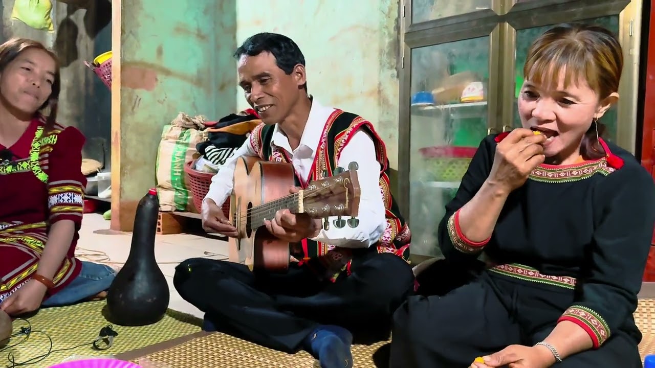 Tơlơi adoh jrai - Ami yup làng tong vil | Anhil siu 